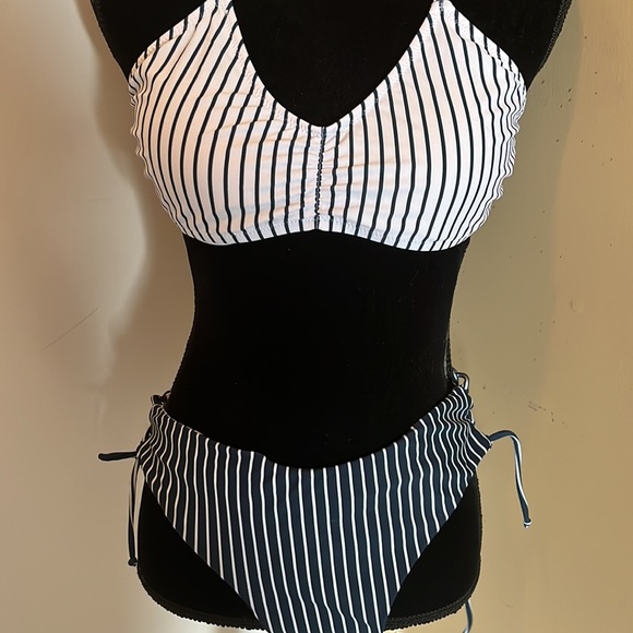 Cupshe Swimwear - Picture 5 of 9